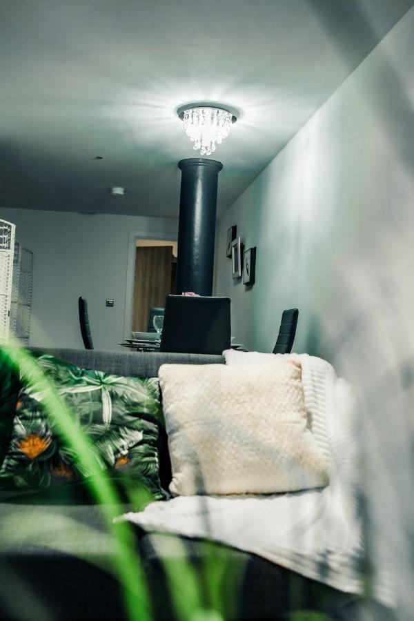 Bv Cosy Basement Apartment At Conditioning House Bradford  Kültér fotó