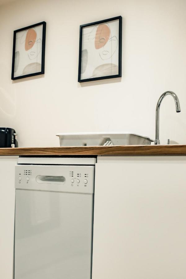 Bv Cosy Basement Apartment At Conditioning House Bradford  Kültér fotó